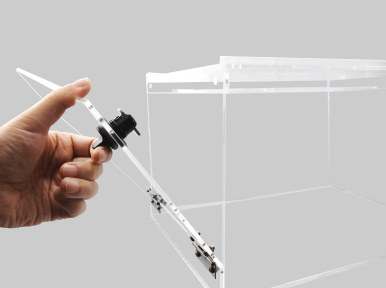 前開きなので複数のケースを並べられる